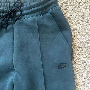 Nike Sportswear Tech Fleece Women's Mid-Rise Joggers - medium